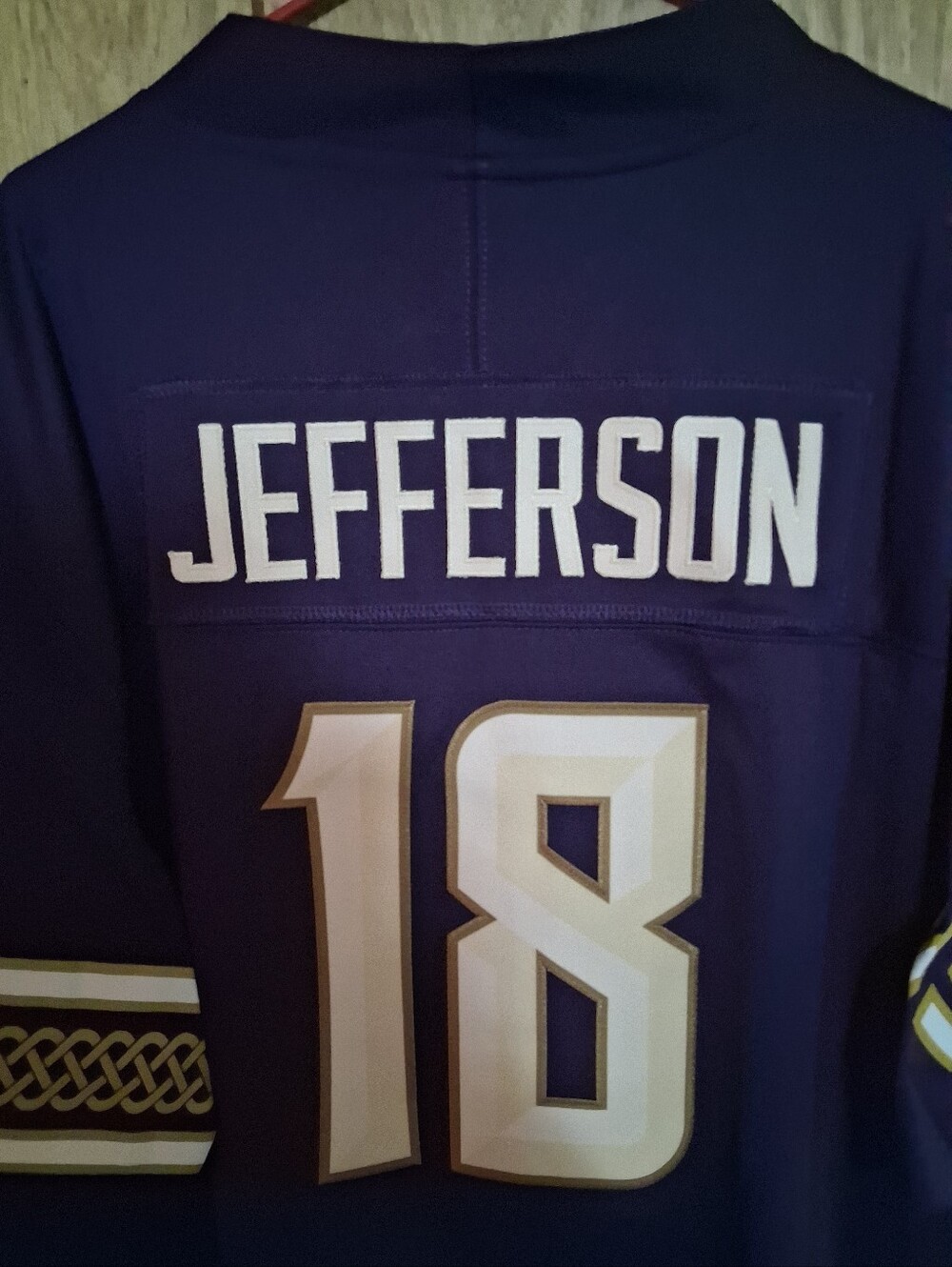 Sports Card With Justin Jefferson Minnesota Vikings Fuse Rivalry XL Jersey - Picture 3 of 7